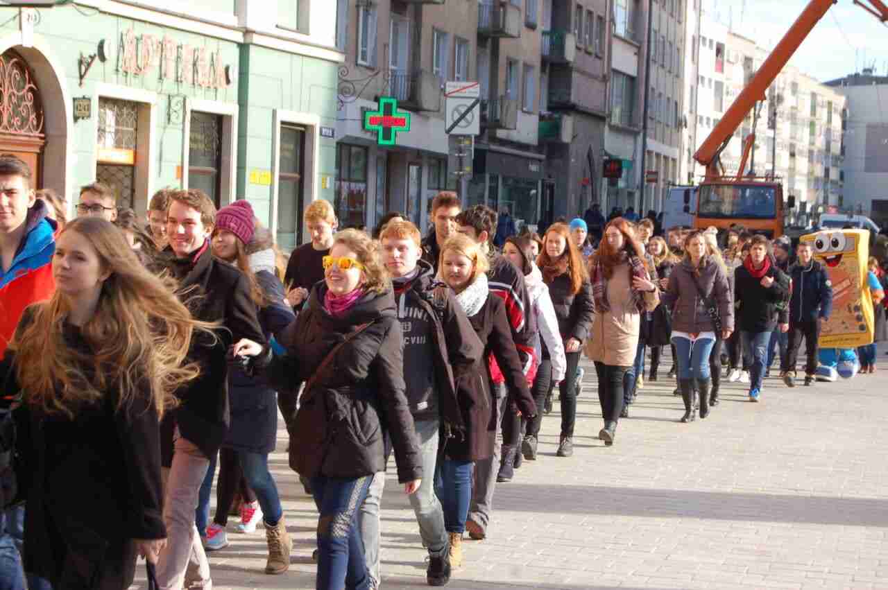 Maturzyści opanowali Rynek [zobacz zdjęcia]