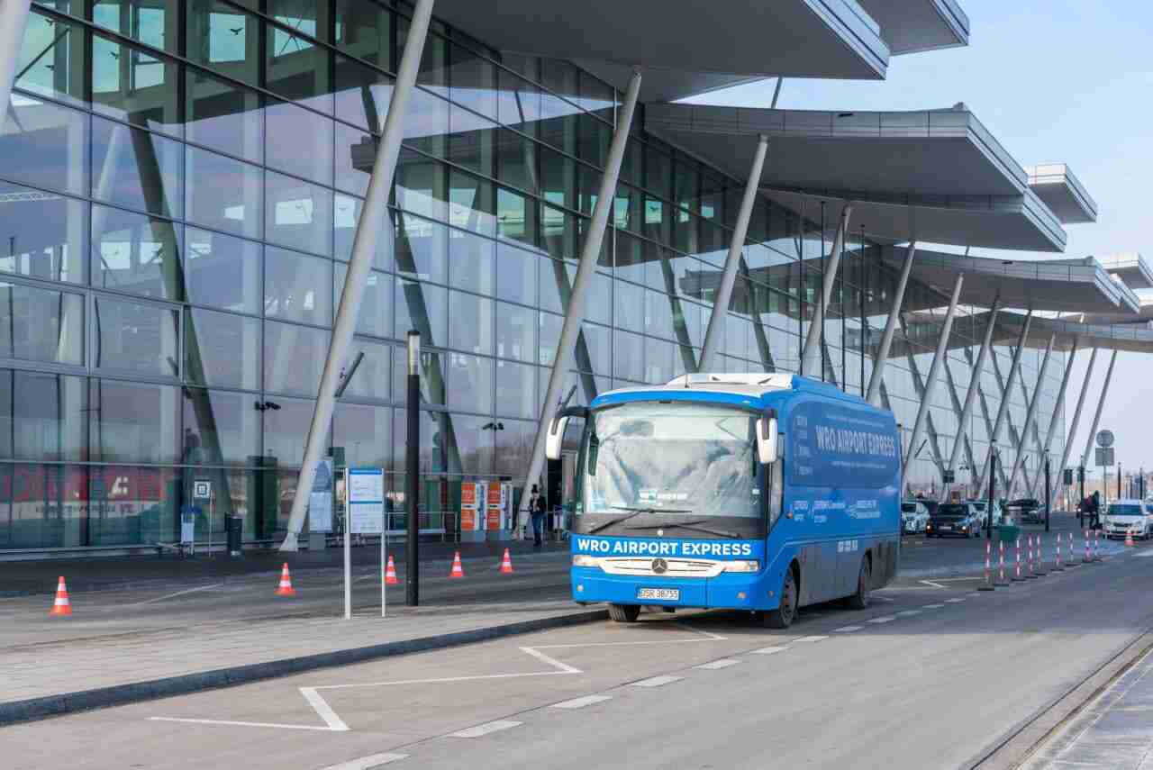 Łatwiejsza przesiadka z samolotu do autobusu. I vice versa