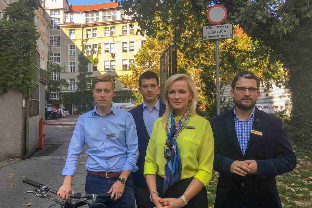 Urzędniczy parking przy Zapolskiej dla wszystkich mieszkańców?