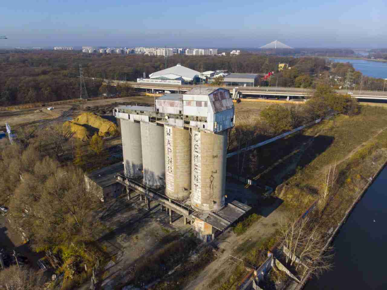Silosy na Popowicach przeszły do historii [FOTO, VIDEO]