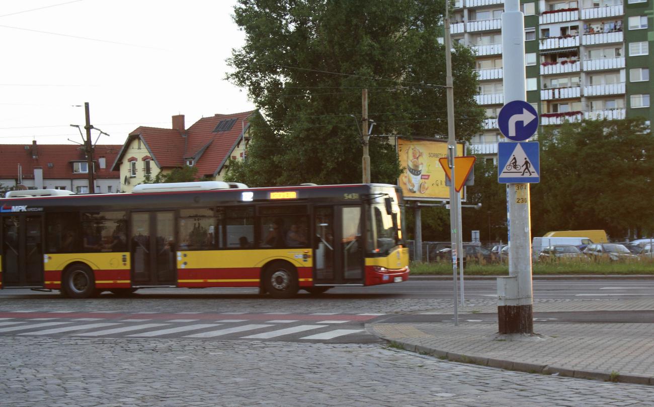 Autobus dla bezdomnych wyjeżdża na ulice [TRASA, ROZKŁAD JAZDY]