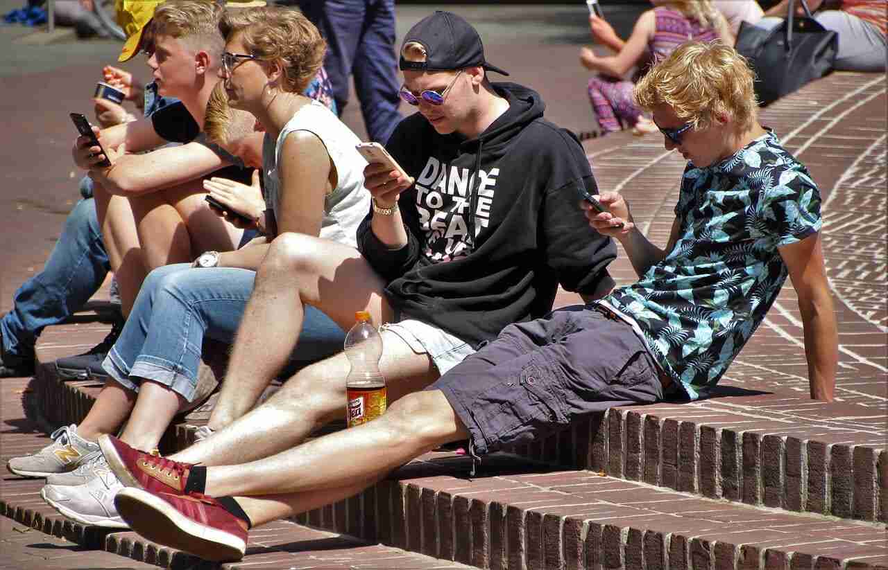 Jak Dolnoślązacy korzystają z telefonów komórkowych?