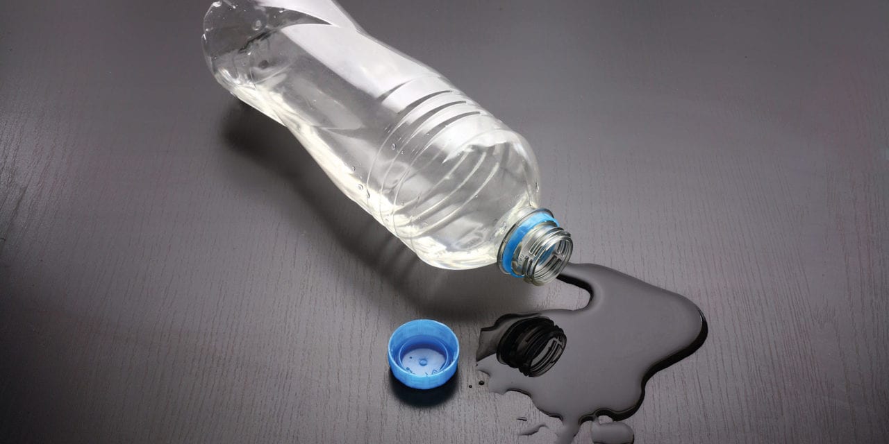 Plastikowa woda