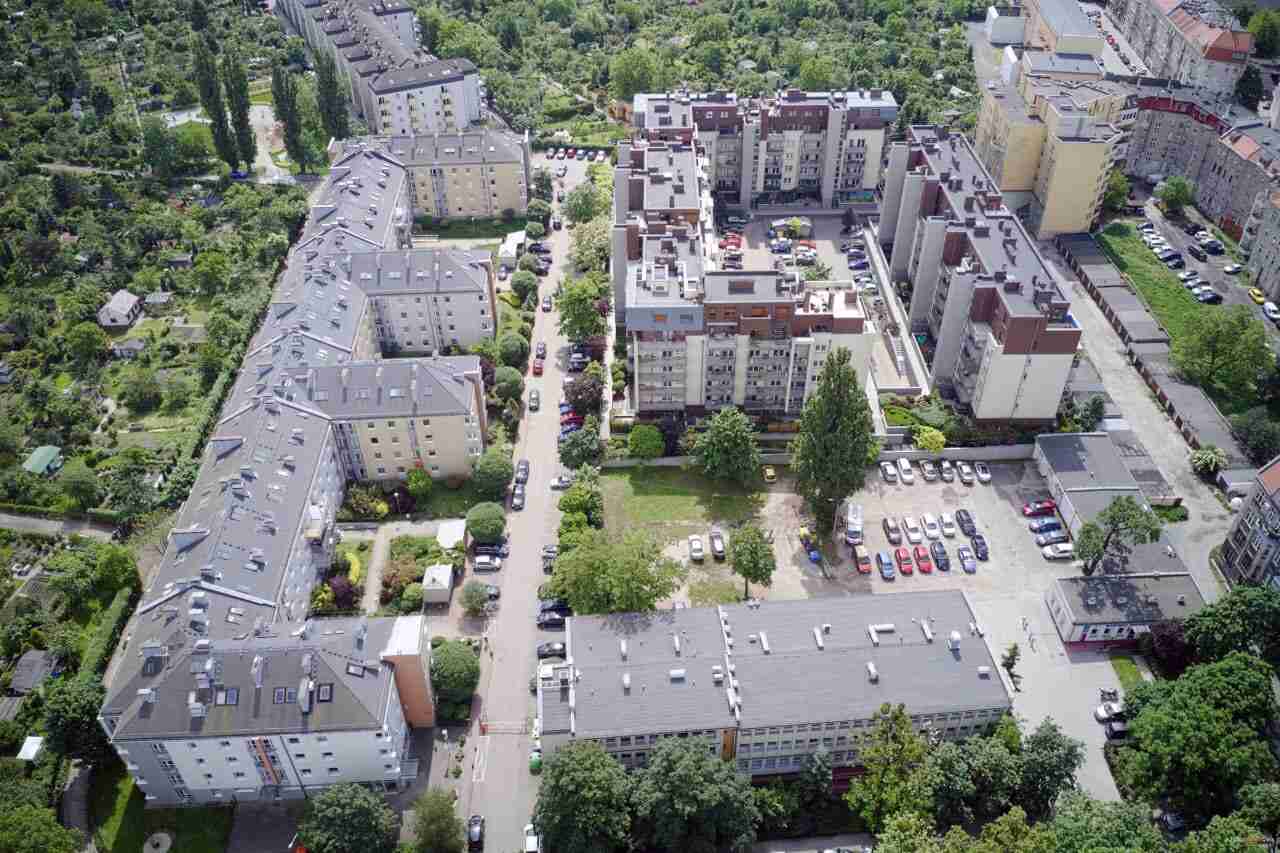 Na parkingu przy dyrekcji MPK powstanie ogród. Spółka sfinansuje go z oszczędności