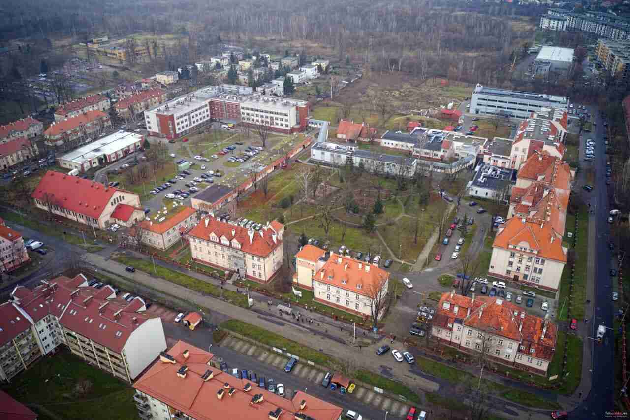 Starsza kobieta wyleczona z koronawirusa w szpitalu we Wrocławiu