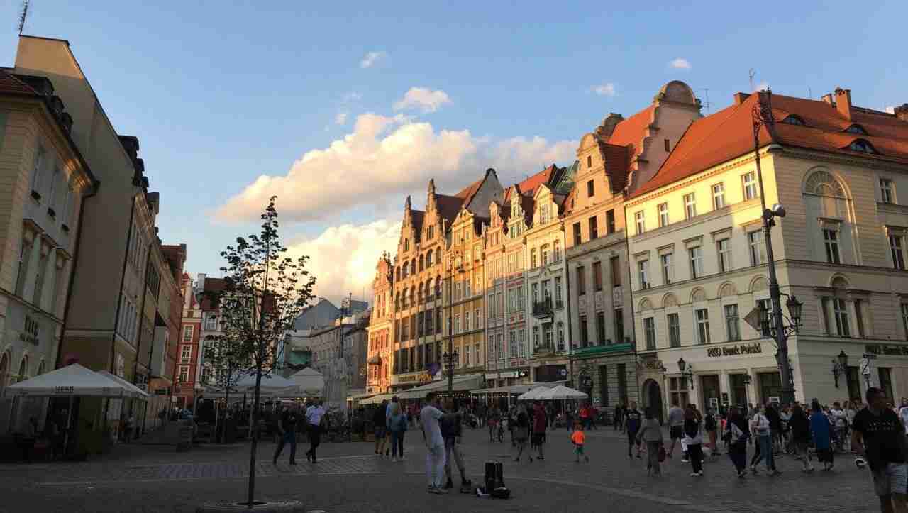 Koronawirus: trzeci etap łagodzenia obostrzeń. Co zmieni się od 18 maja?