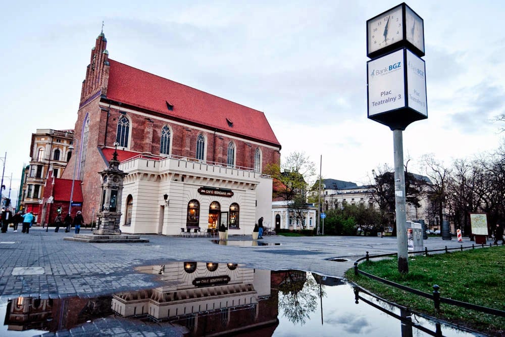 Dachy Wrocławia stały się sceną dla muzyków. Koncerty obejrzymy online