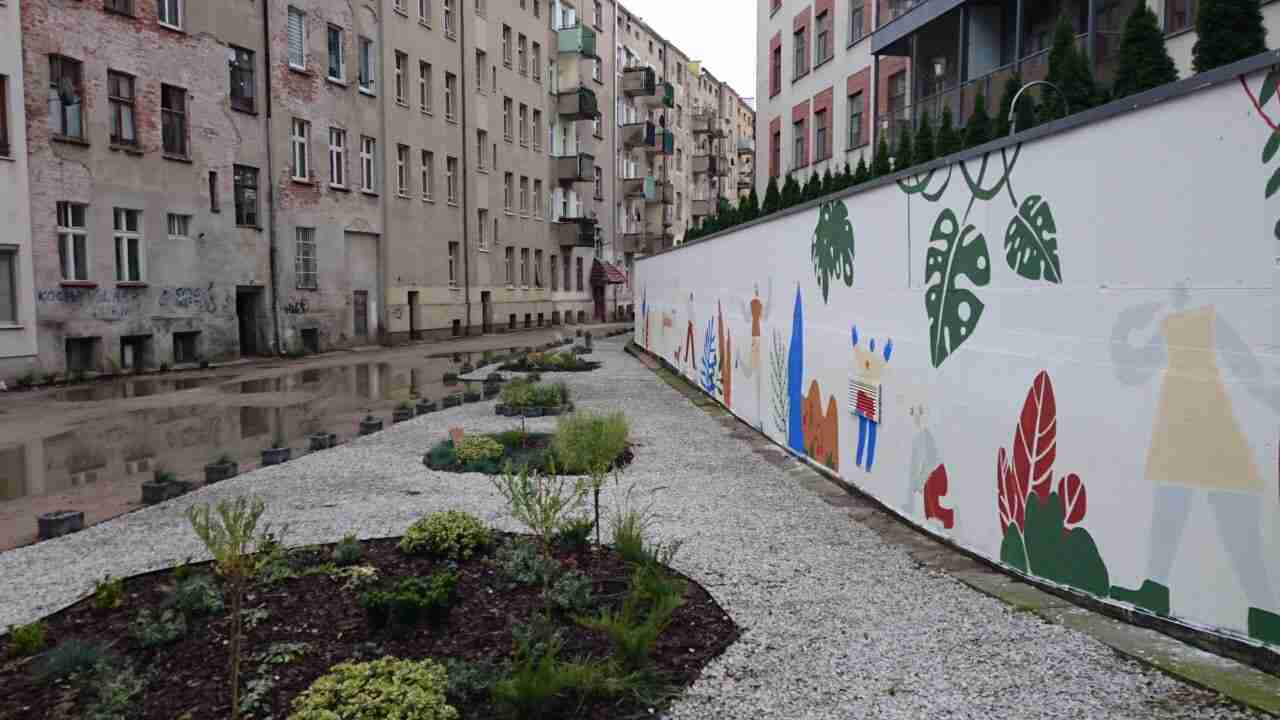 [Przedmieście Oławskie] Stary „Trójkąt” – nowe „Przedmieście”. Co zrobić z murem?