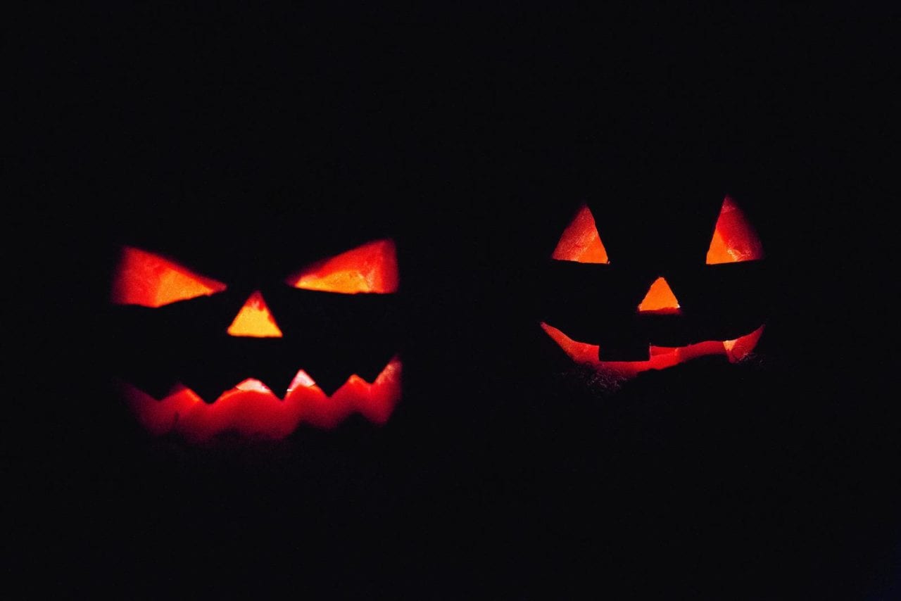 Halloween i święto zmarłych – psycholog wyjaśnia, dlaczego lubimy się bać i czy dzieci powinny rozmawiać o śmierci