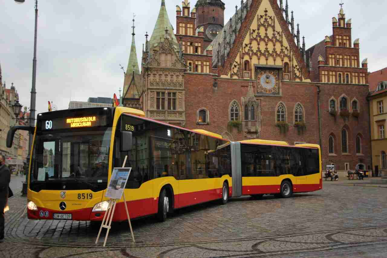 60 nowych autobusów już we Wrocławiu [ZDJĘCIA]