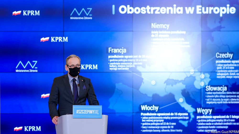 Obostrzenia przedłużone do 31 stycznia. Co z otwarciem szkół?