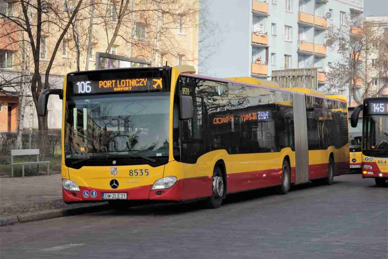„Airport” i „railway station”. Anglojęzyczne komunikaty na autobusach MPK