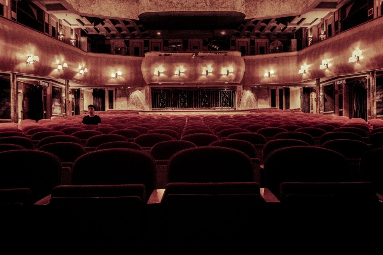 Otwarte kina, teatry i hotele. Walentynkowy weekend przed nami