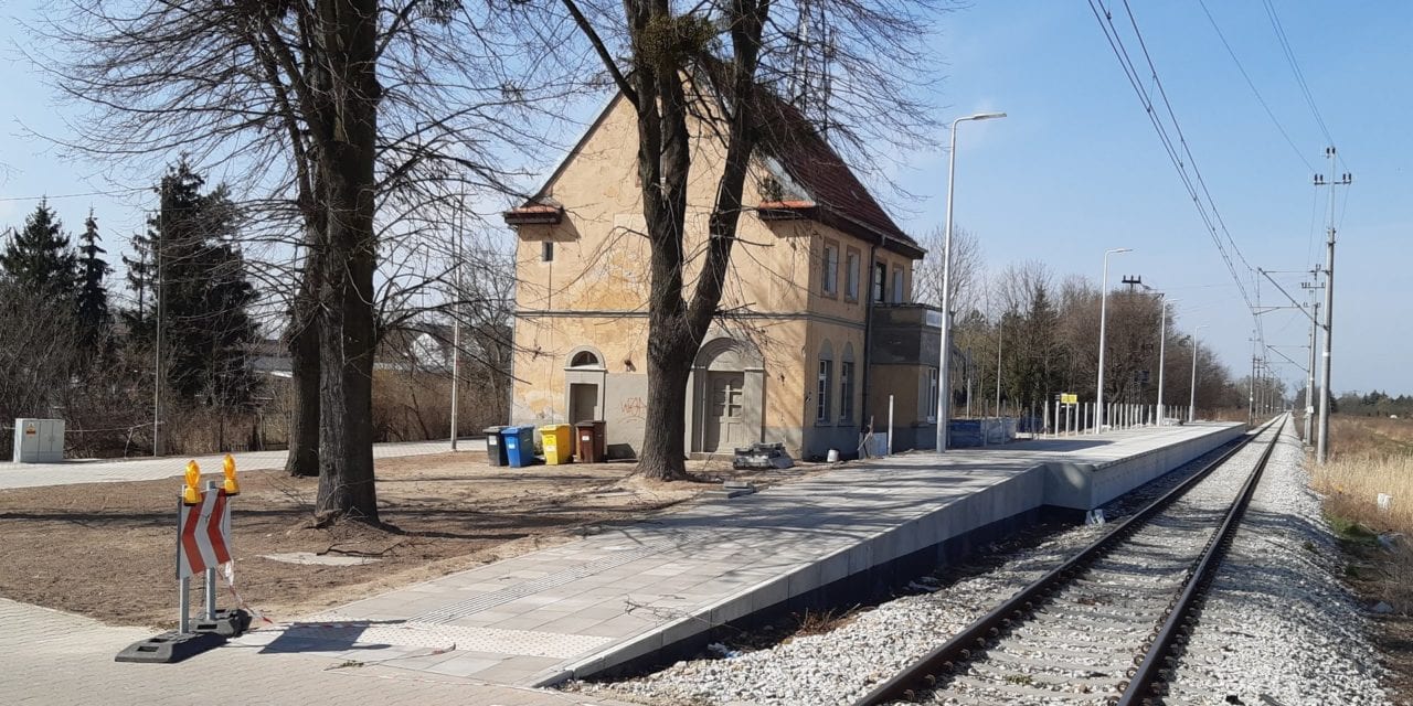 PKP: podróże pociągiem z Wrocławia do Jelcza możliwe na koniec roku. UMWD: nie możemy rozpocząć prac nad ofertą