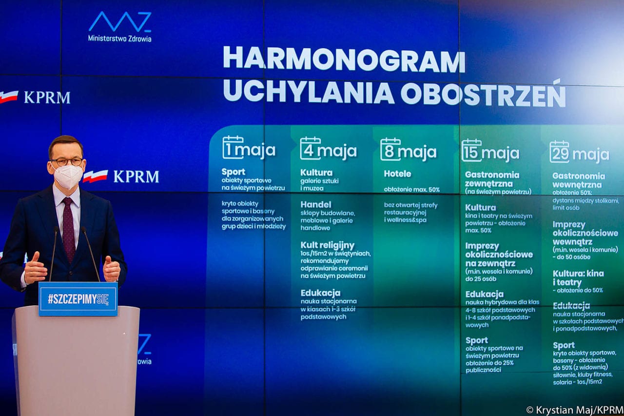Będzie szybsze luzowanie obostrzeń. Tydzień wcześniej pójdziemy do kina