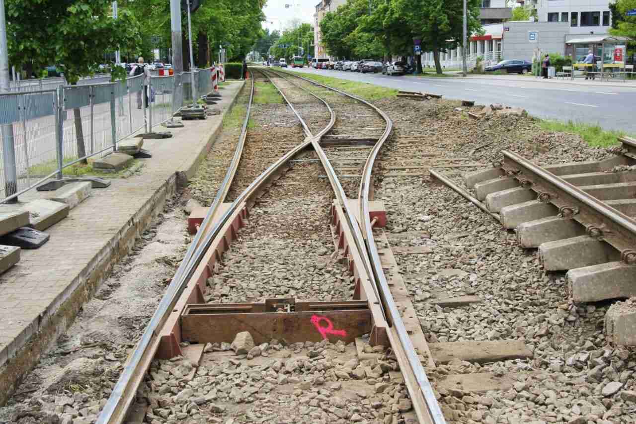 Ruszył remont rozjazdów tramwajowych na ważnym skrzyżowaniu [ZDJĘCIA]