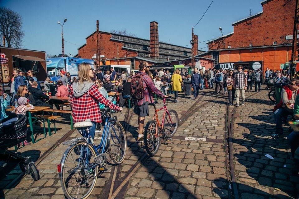 Odmrażanie Czasoprzestrzeni: mural, foodtrucki i rekonstruktorzy