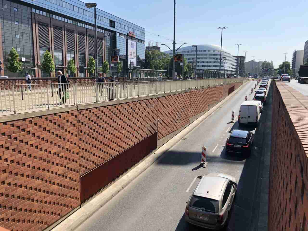 Tunele w ciągu ulicy Oławskiej i Kazimierza Wielkiego powinny zniknąć? [WYNIKI SONDY]