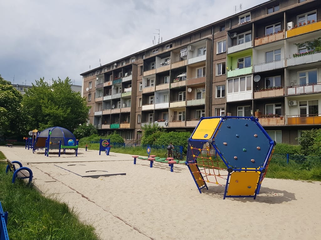 Rusza wymiana piasku w miejskich piaskownicach