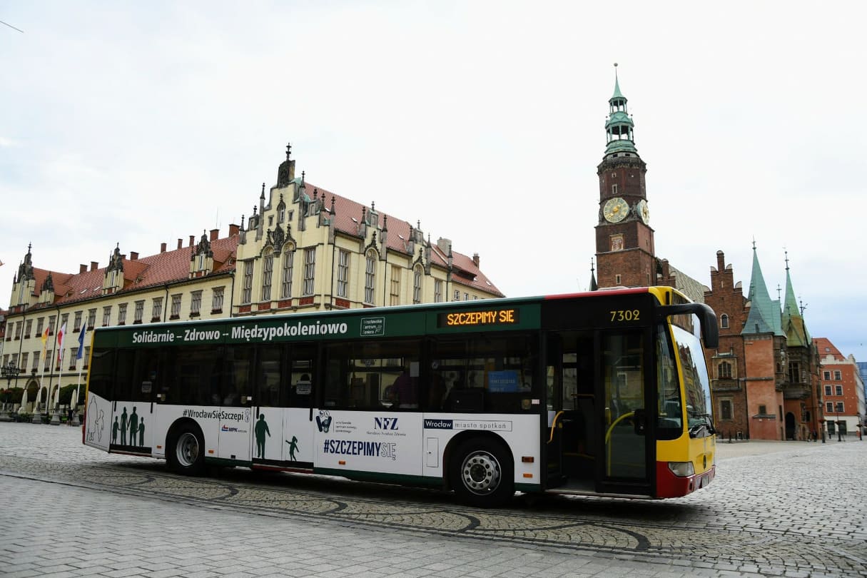 SZCZEPCIObus. Szczepionkowy autobus ruszył w trasę po Wrocławiu
