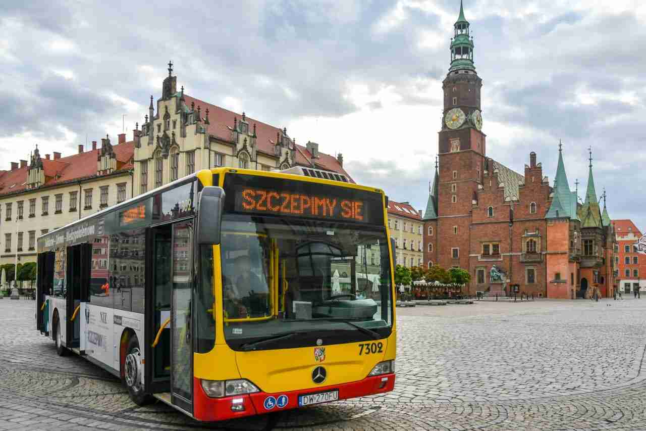 SZCZEPCIObus znów stanie w centrum Wrocławia
