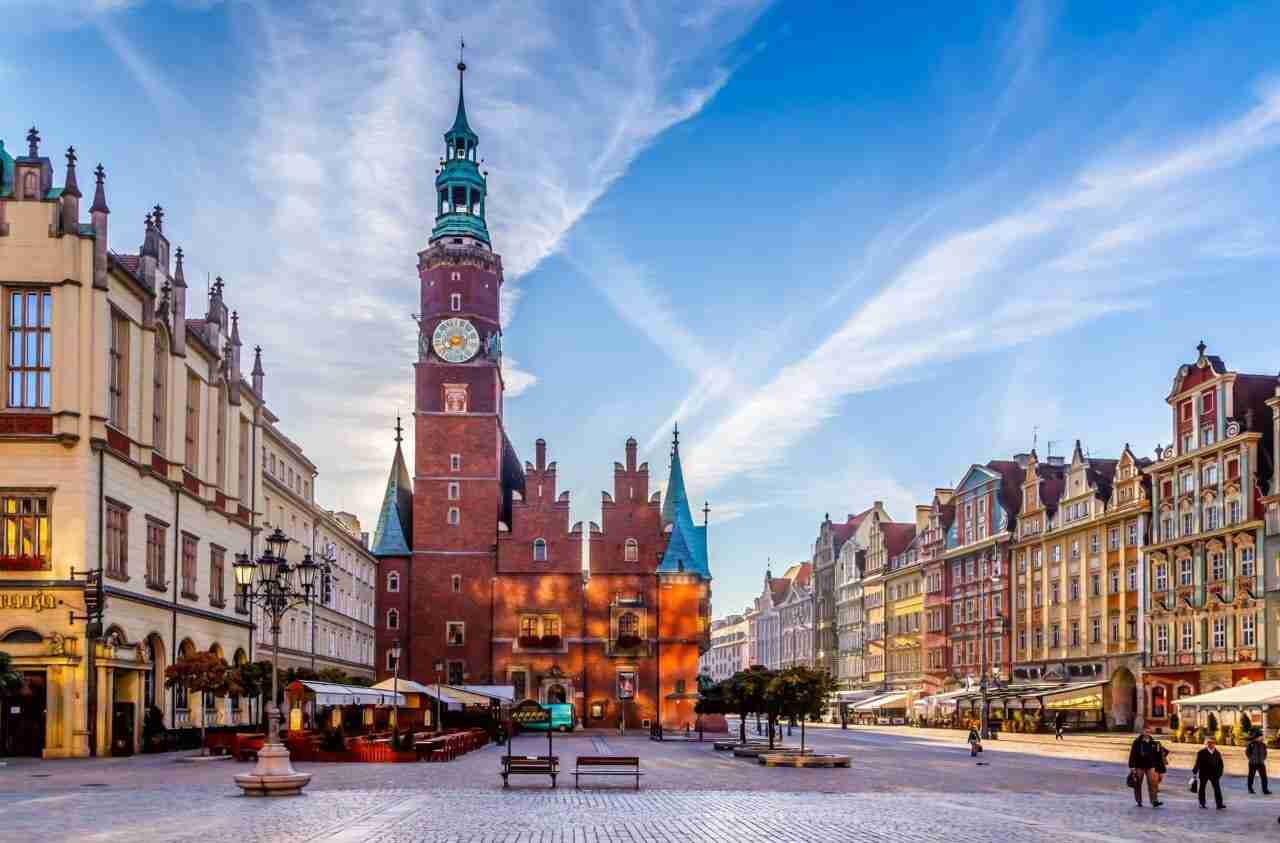 Wynajem mieszkań we Wrocławiu – czy to się nadal opłaca?