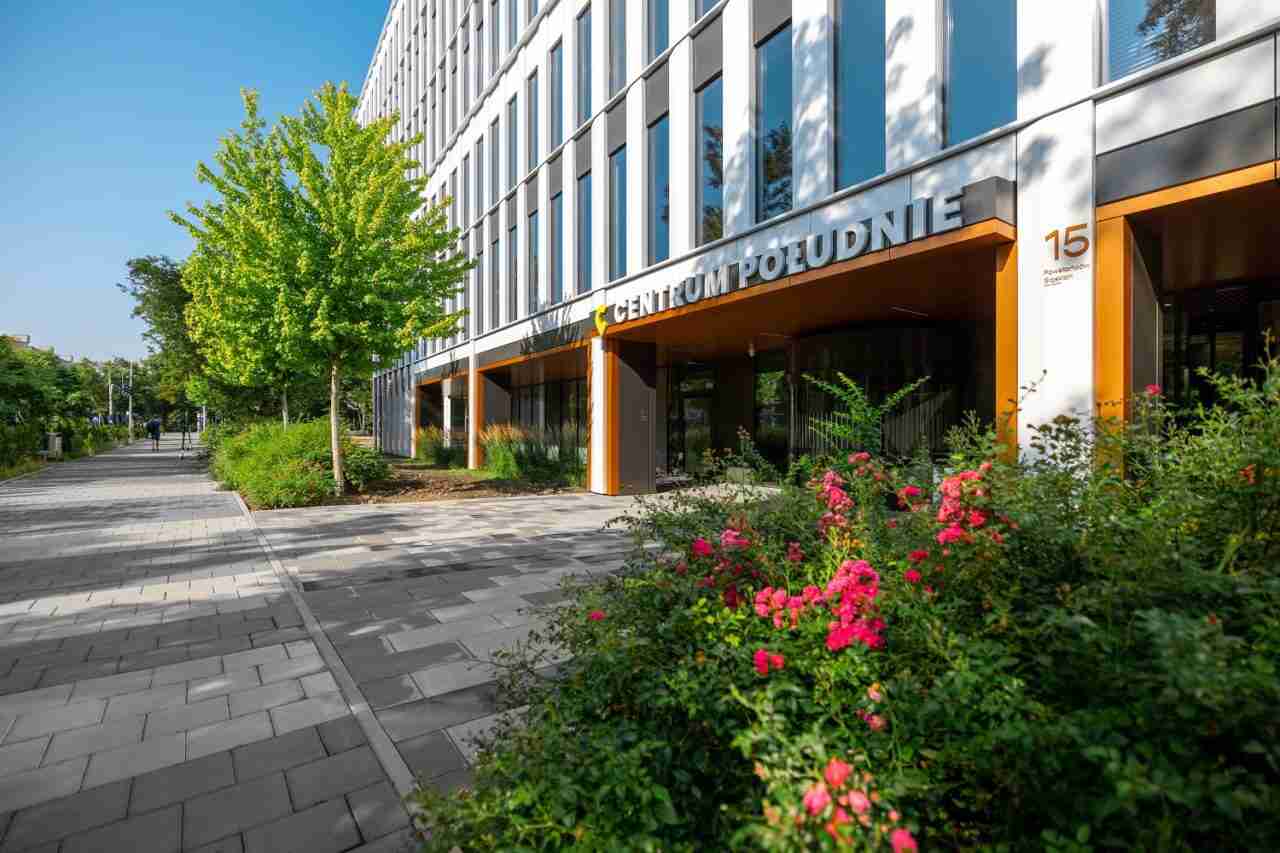 Liceum w w biurowcu. Do kompleksu przy Powstańców Śląskich wprowadzi się międzynarodowa szkoła