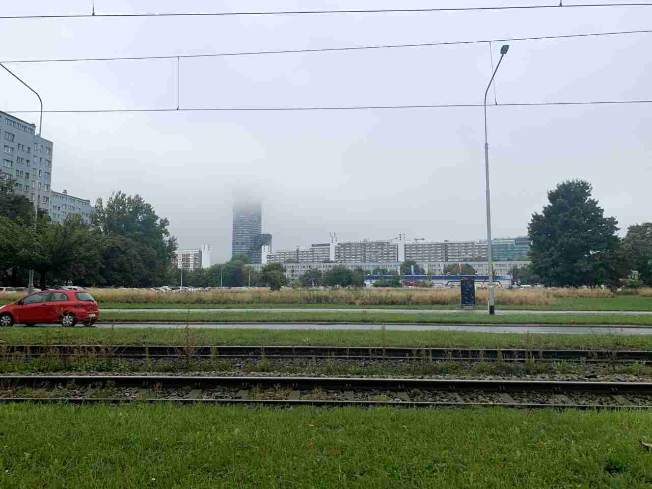 Alert smogowy dla Wrocławia. „Zaleca się korzystanie z komunikacji miejskiej”