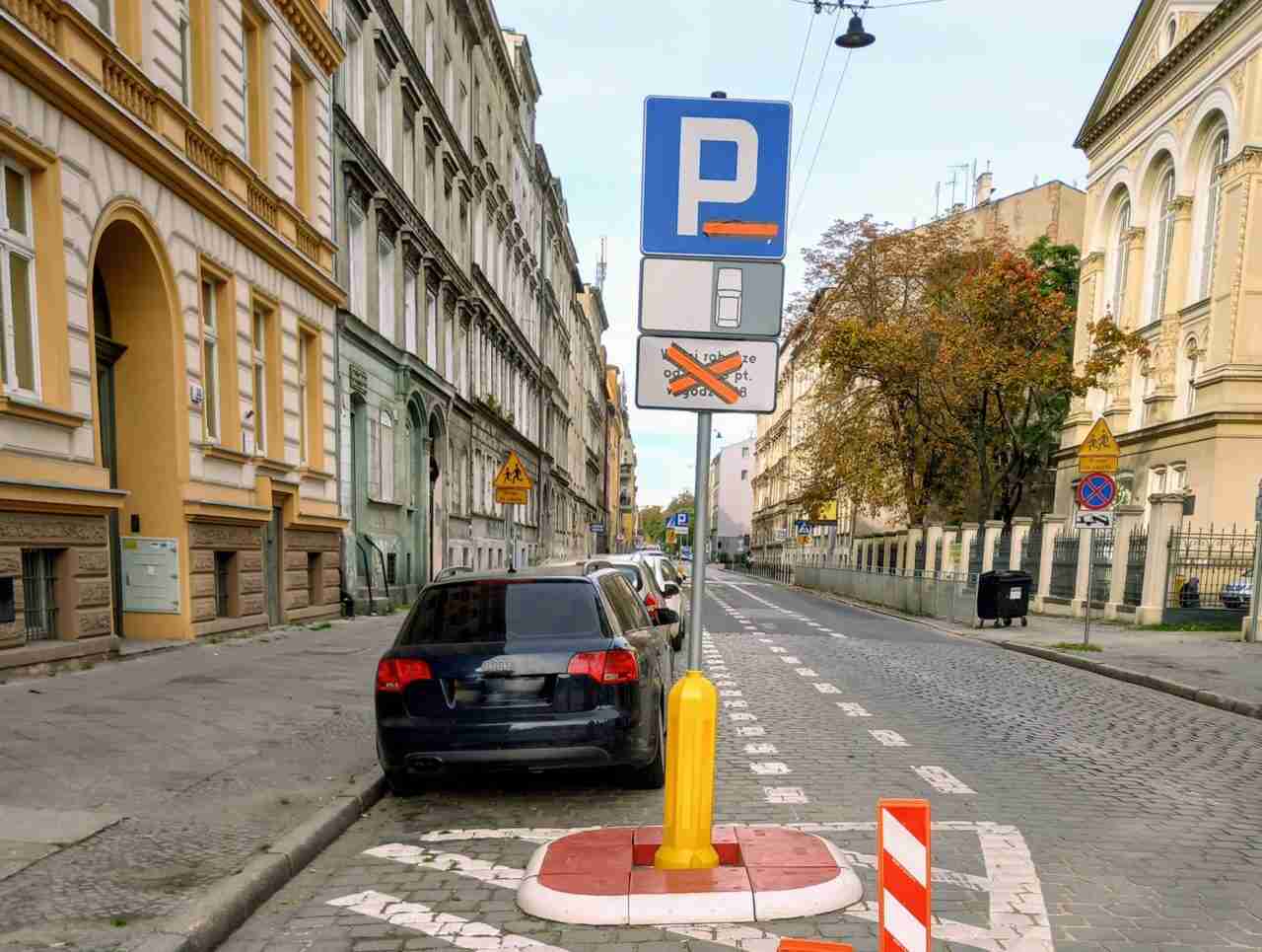 Płatne parkowanie na Komuny Paryskiej od przyszłego tygodnia