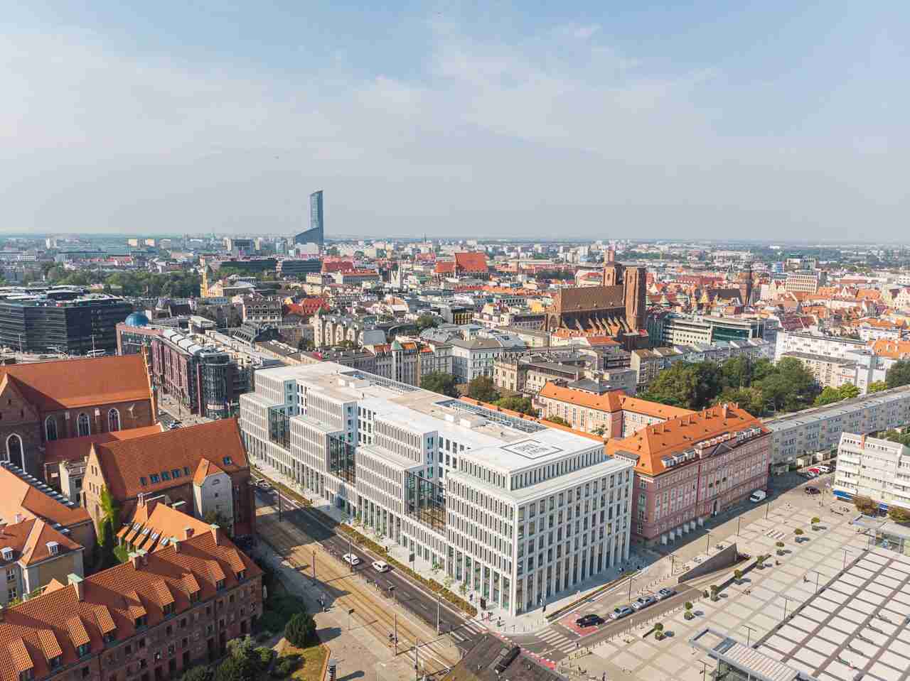 Wrocławskie biurowce nagrodzone. Jeden za dostępność, drugi za ekologię [ZDJĘCIA]