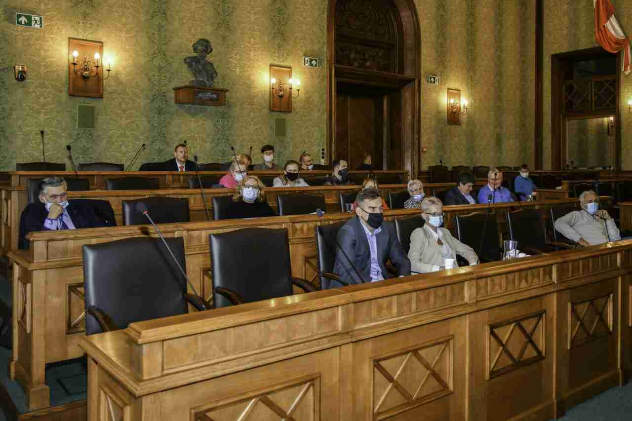Trwają pierwsze, uroczyste sesje nowych rad osiedli