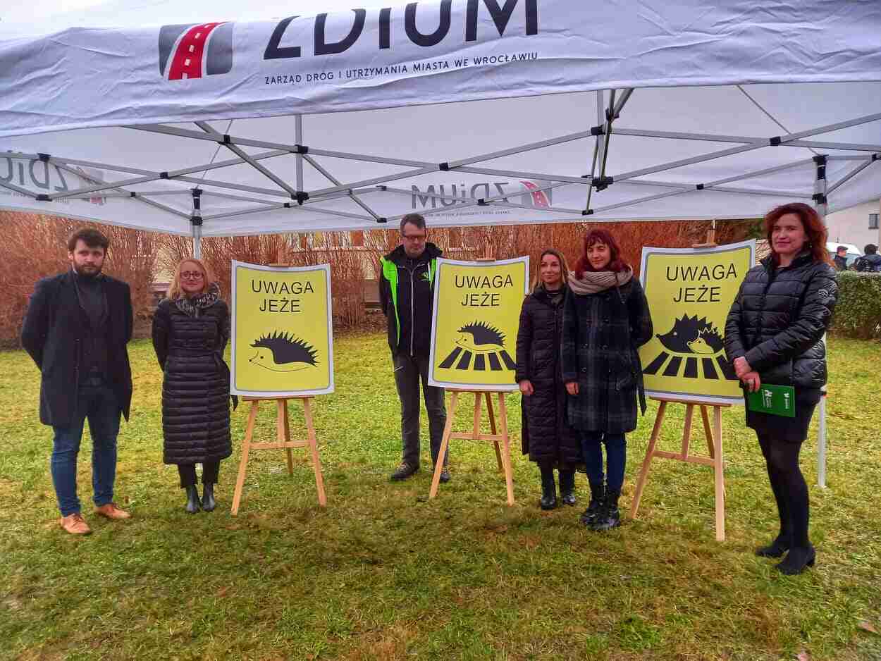 Uwaga jeże! Będą nowe znaki na wrocławskich drogach