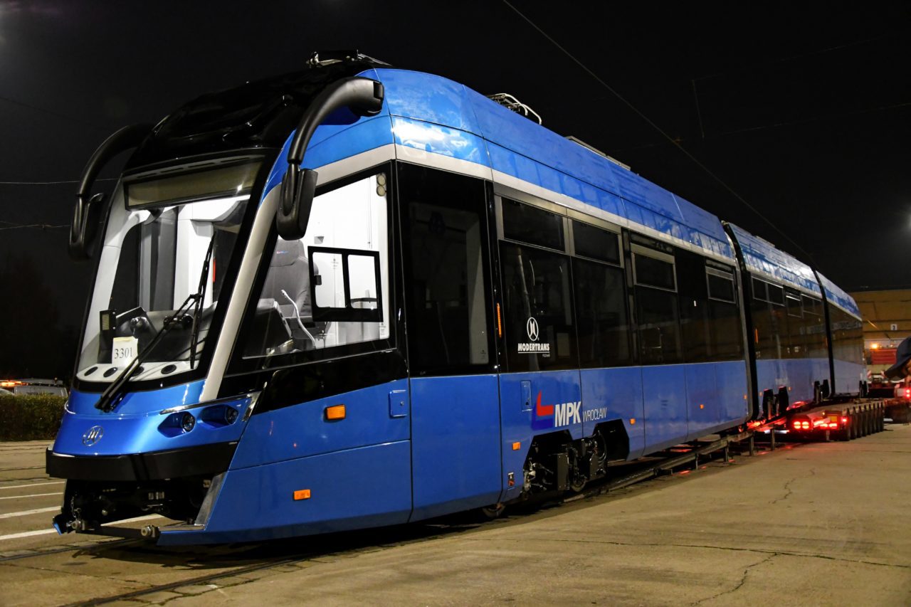 MPK zaprasza na Mikołajki. Będzie można obejrzeć nowy tramwaj