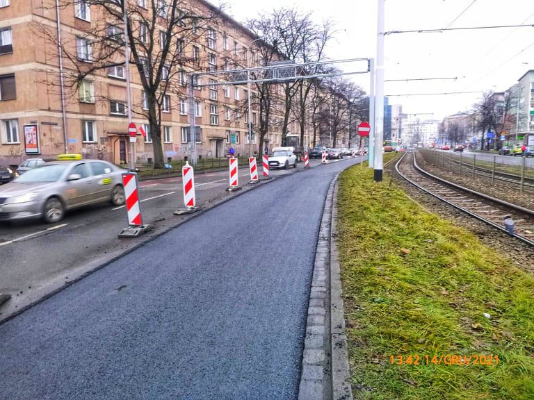 Koniec szybkiej wymiany nawierzchni na Piłsudskiego [ZDJĘCIA]