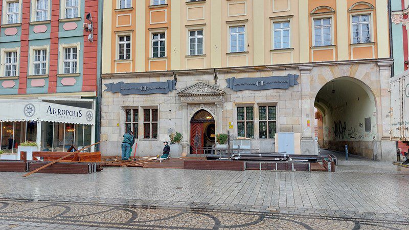 Idzie wiosna, ogródki piwne wracają na Rynek [ZDJĘCIA]