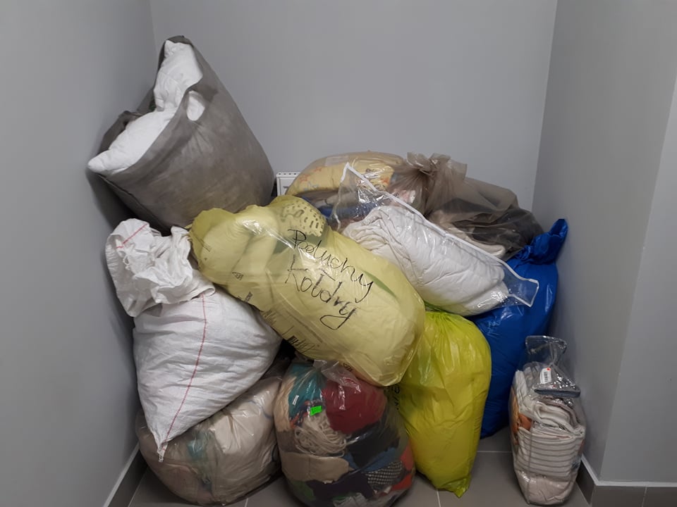 Nie przynoście ubrań i jedzenia! Te rzeczy teraz są najpotrzebniejsze Ukraińcom [LISTA]