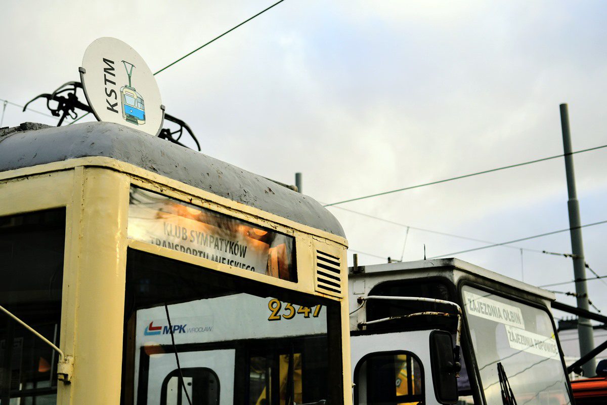 MPK Wrocław oddało tramwaj i dźwig miłośnikom transportu. Kolekcja rośnie! [ZDJĘCIA]
