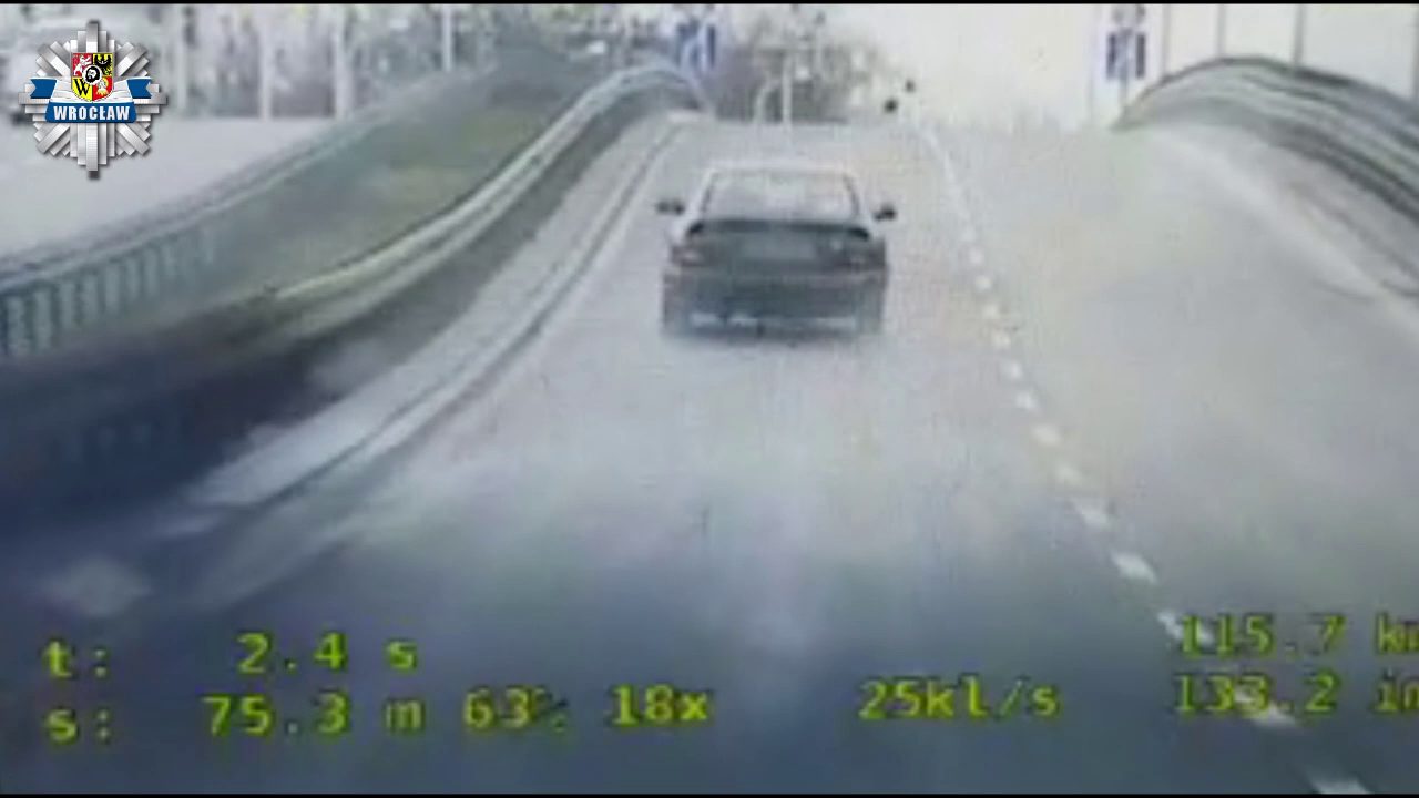 Młody kierowca pędził 115 km/h jedną z głównych ulic Wrocławia [WIDEO]