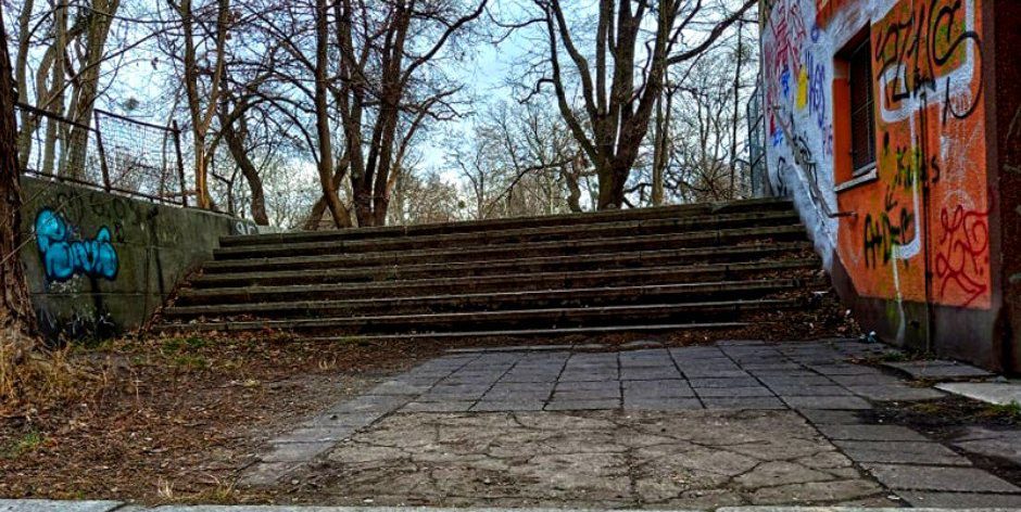 Schody na Rowerowo-Pieszej Obwodnicy Wrocławia. Jest firma, która chce rozwiązać ten problem