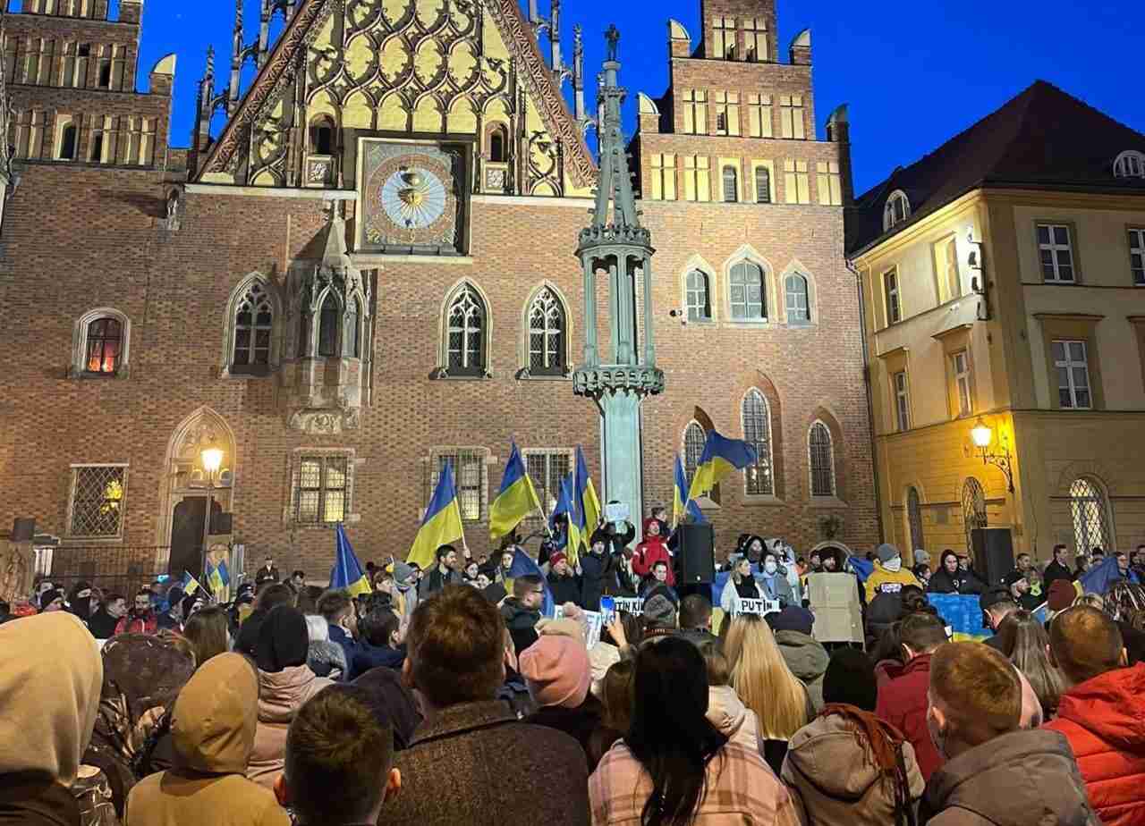 Ми з Вами! Wrocław zalewa fala niebiesko-żółtej życzliwości