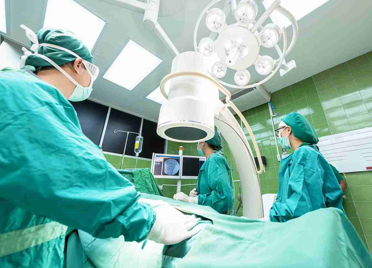 NFZ wreszcie sfinansuje zabiegi robotem Da Vinci. Wrocław był pionierem tej metody