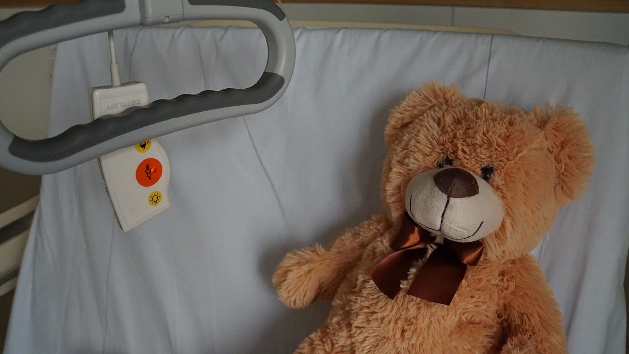 Wrocław: COVID-19 na pediatrii. „Niemal wszystkie łóżka są zajęte”