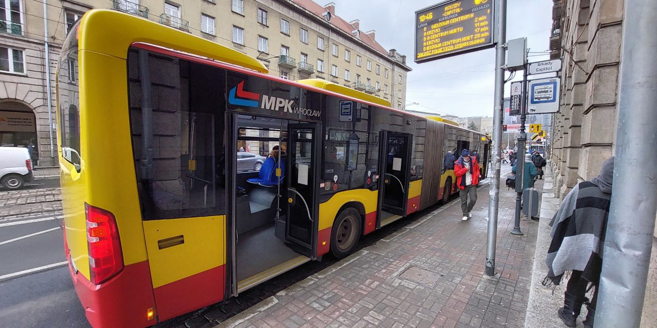 MPK Wrocław uruchamia ukraińskie zapowiedzi przystanków w tramwajach i autobusach [POSŁUCHAJ]