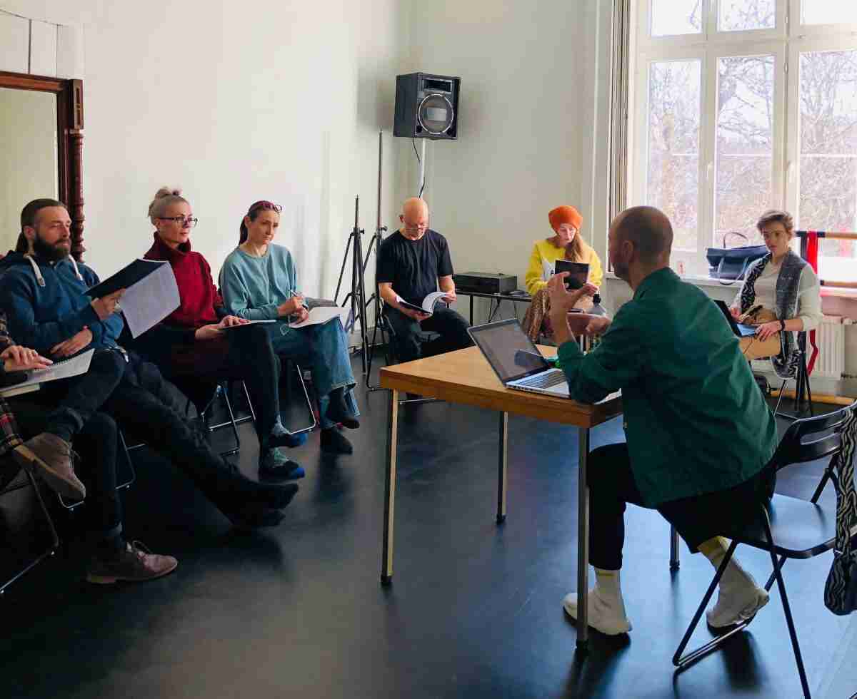 Wrocławski teatr zaprasza na czytanie performatywne. Co to jest?