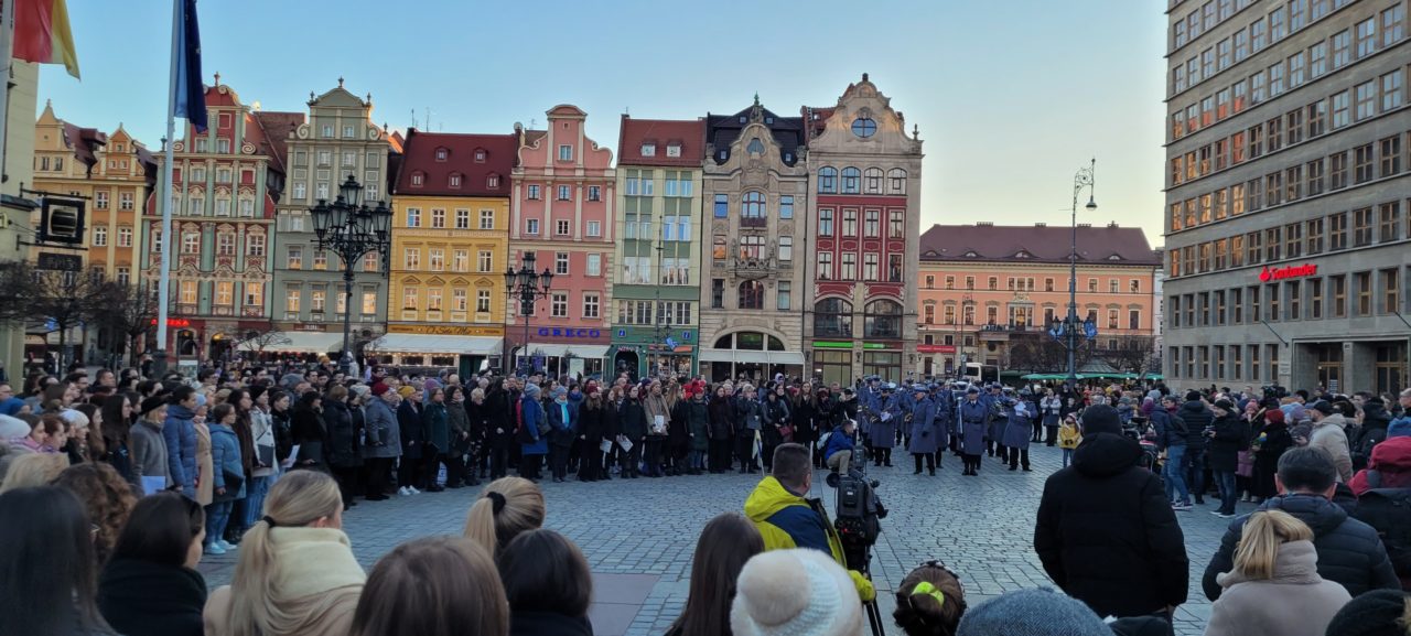 Poruszający koncert na placu Gołębim. W tłumie płaczący ludzie