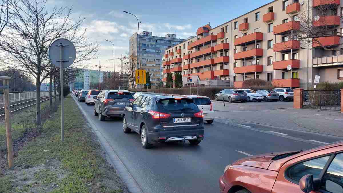 Znów remont na Hallera, a po remoncie zmiana organizacji na skrzyżowaniu z Grabiszyńską